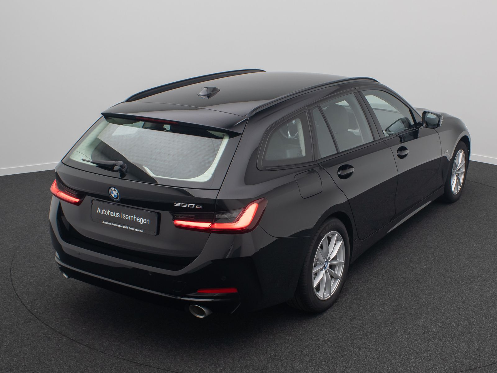 Fahrzeugabbildung BMW 330e WidscreenDispl AHK DAB Leder Sport Stop&Go