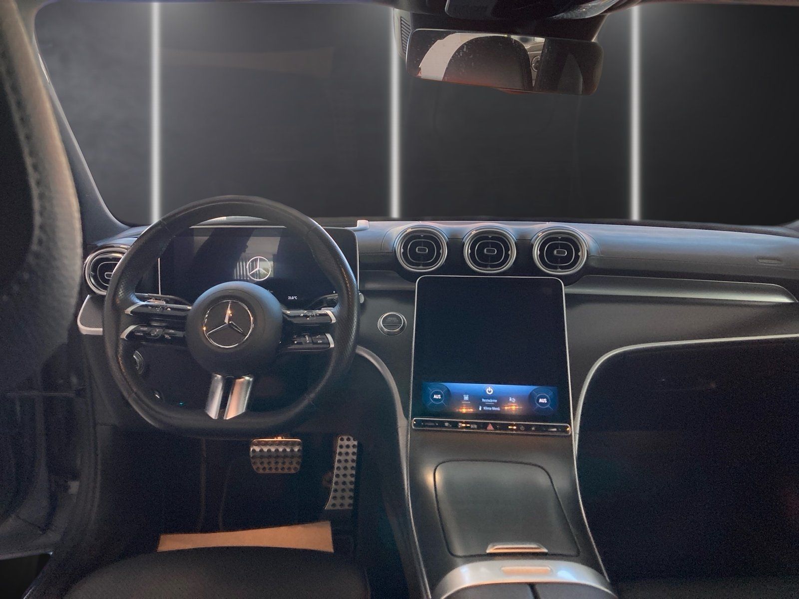 Fahrzeugabbildung Mercedes-Benz C 300 e T AMG*Pano*AHK*HUD*Distronic*Sound*360°*