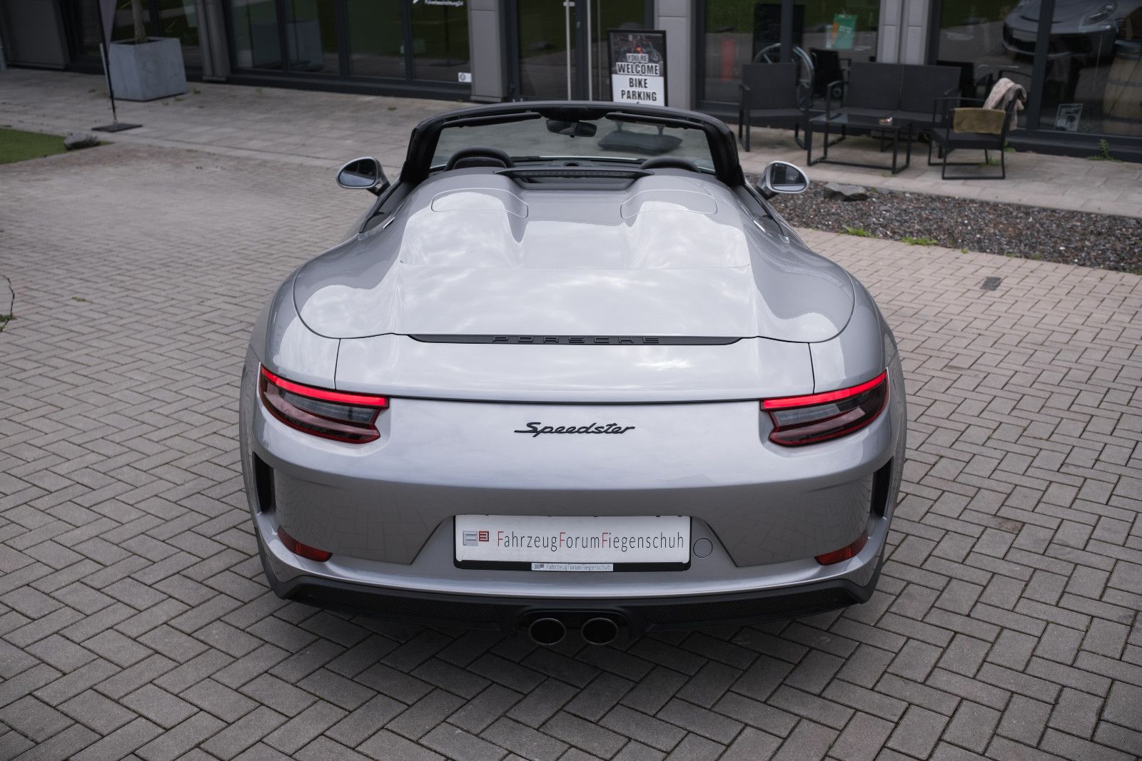 Fahrzeugabbildung Porsche 991/911 Speedster-90Ltr.-Lift-Approved-56 KM!!!