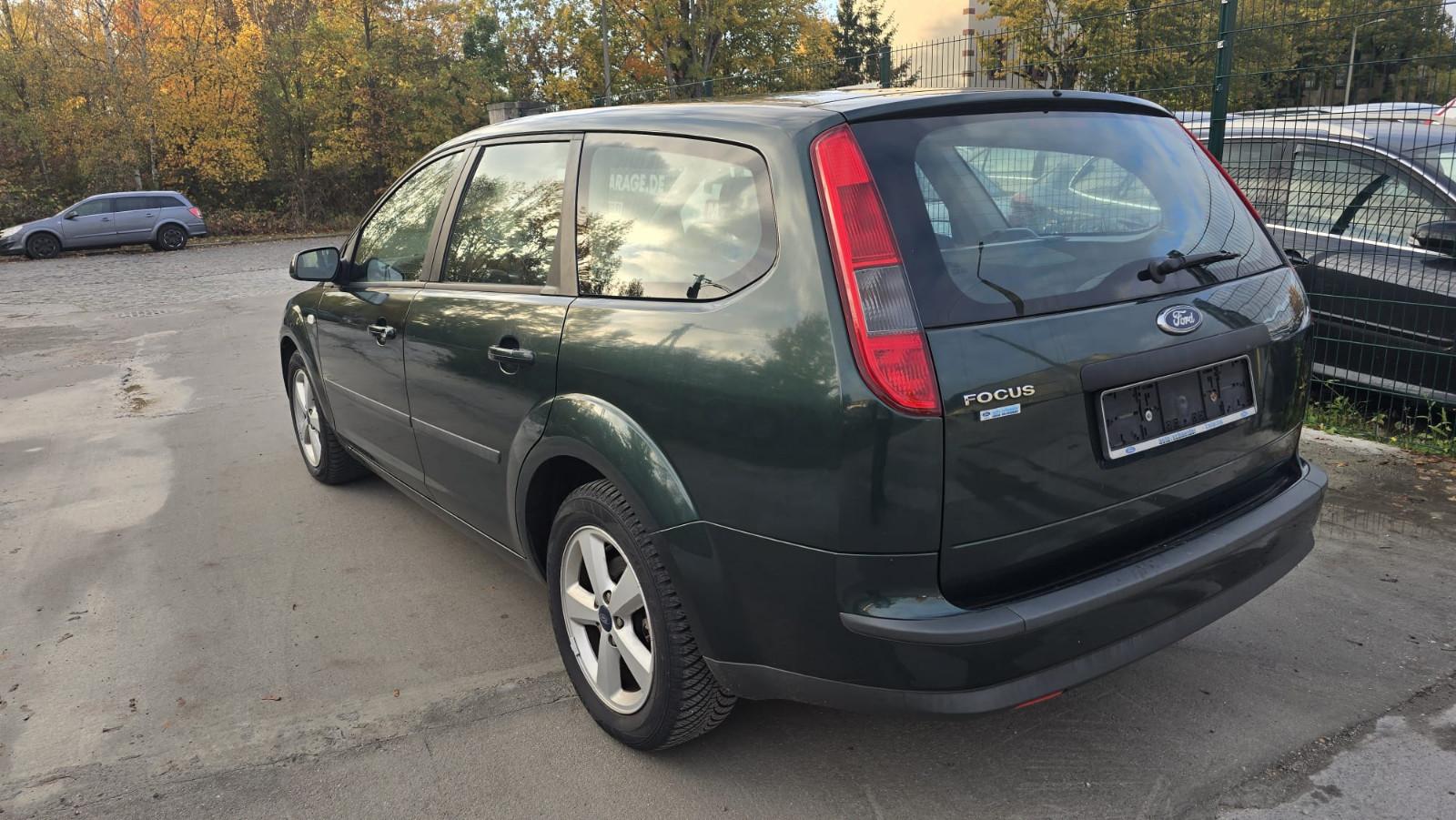 Ford Focus 2005 — engine 1.596 cm³, 116 HP (85kW)