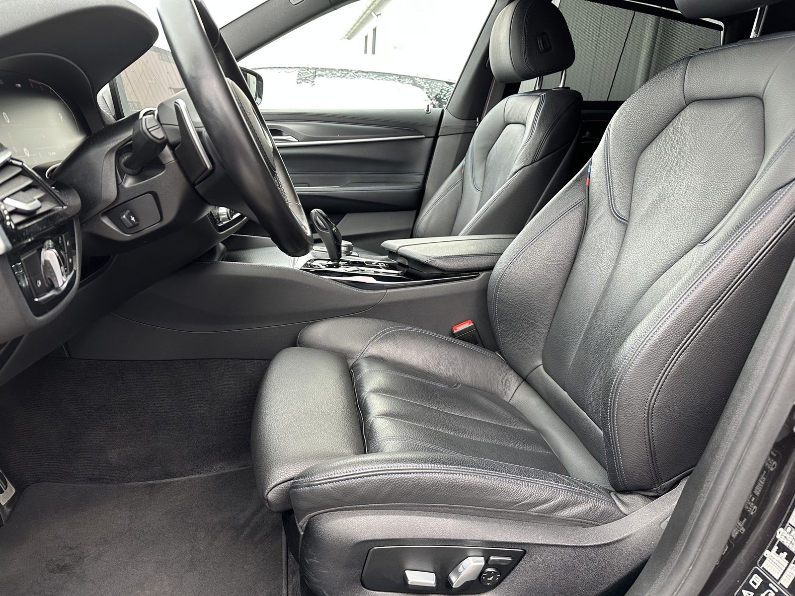 Fahrzeugabbildung BMW 630d Gran Turismo xD M-Sport NAV+LASER+AHK+HUD