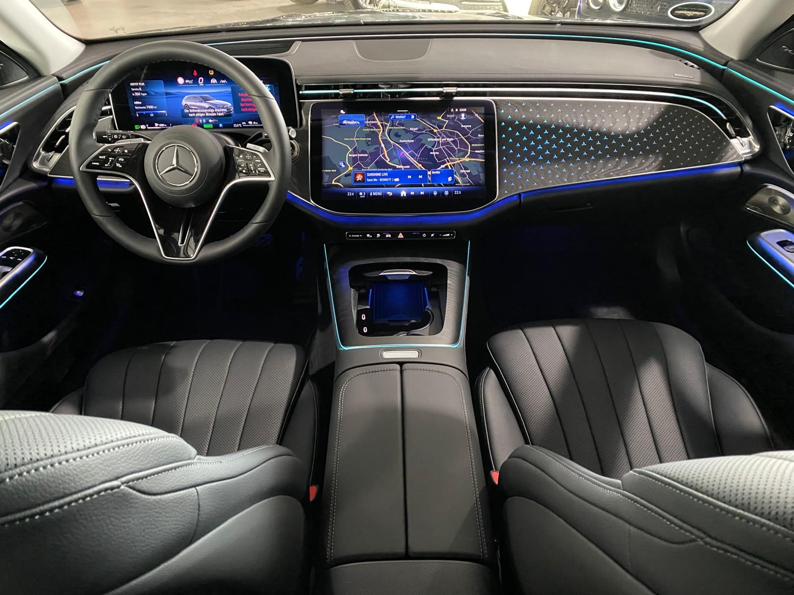 Fahrzeugabbildung Mercedes-Benz E 300 de T AMG Exclusiv/HUD/DIS/´20/AHK/