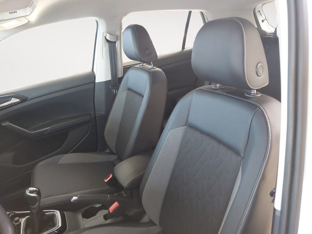 Fahrzeugabbildung Volkswagen T-Cross 1.0 TSI Goal Navi LED