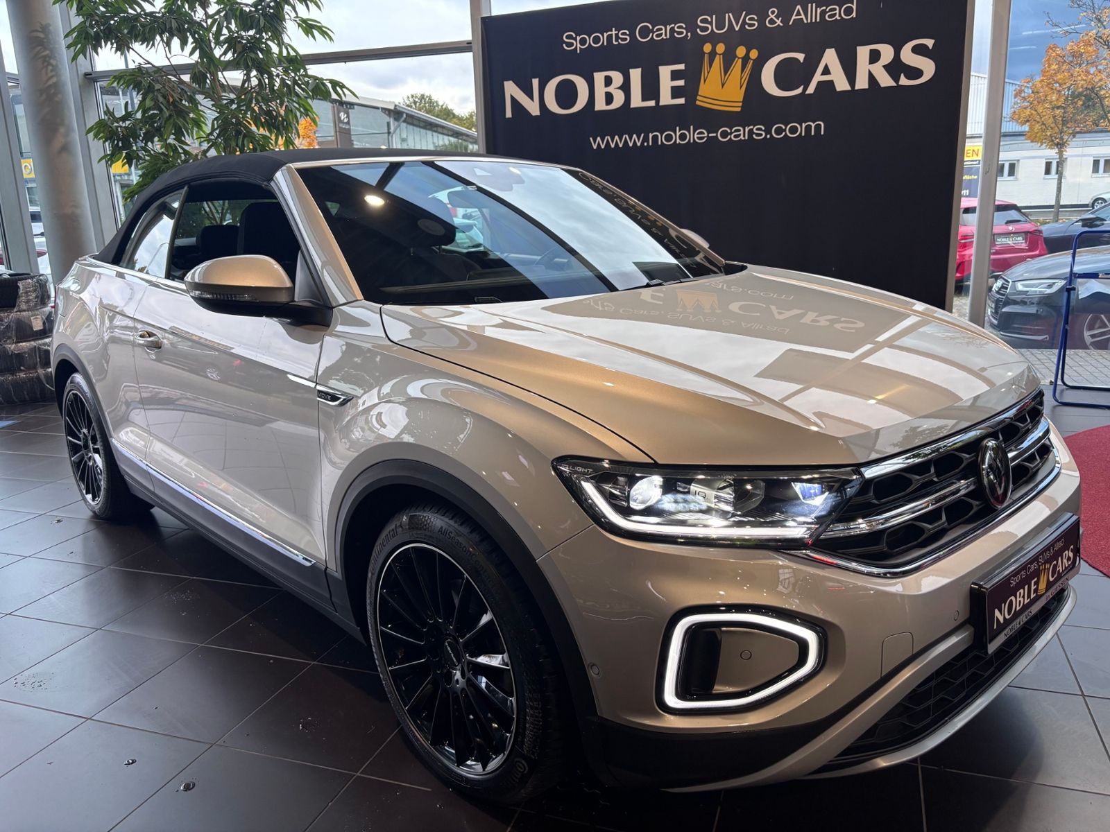 Fahrzeugabbildung Volkswagen T-Roc Cabriolet Move RFK LED NAVI ALU