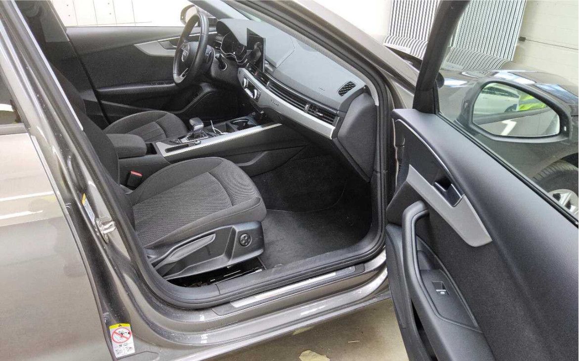 Fahrzeugabbildung Audi A4 Av 40d Quatt AT7 LED/NAVI/SHZ/HIFI/DAB/8Fa