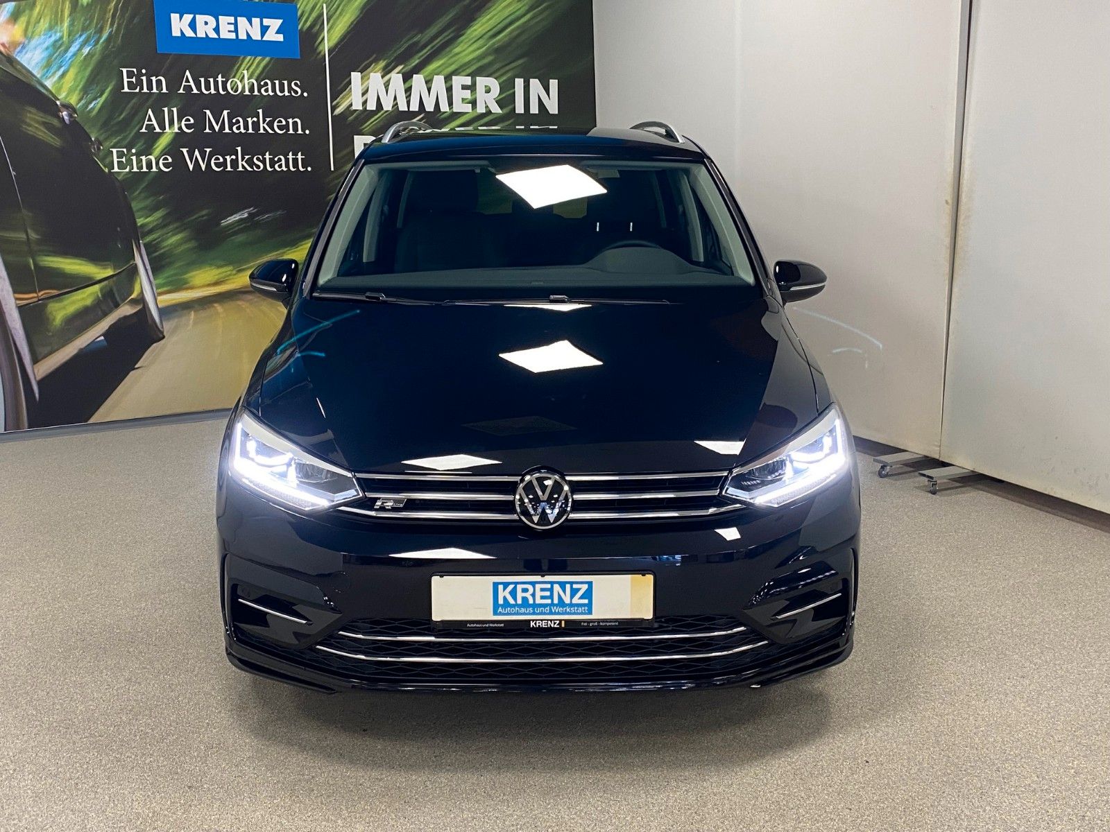 Fahrzeugabbildung Volkswagen Touran 1.5 TSI OPF DSG Highline R-Line+NAVI+LED+