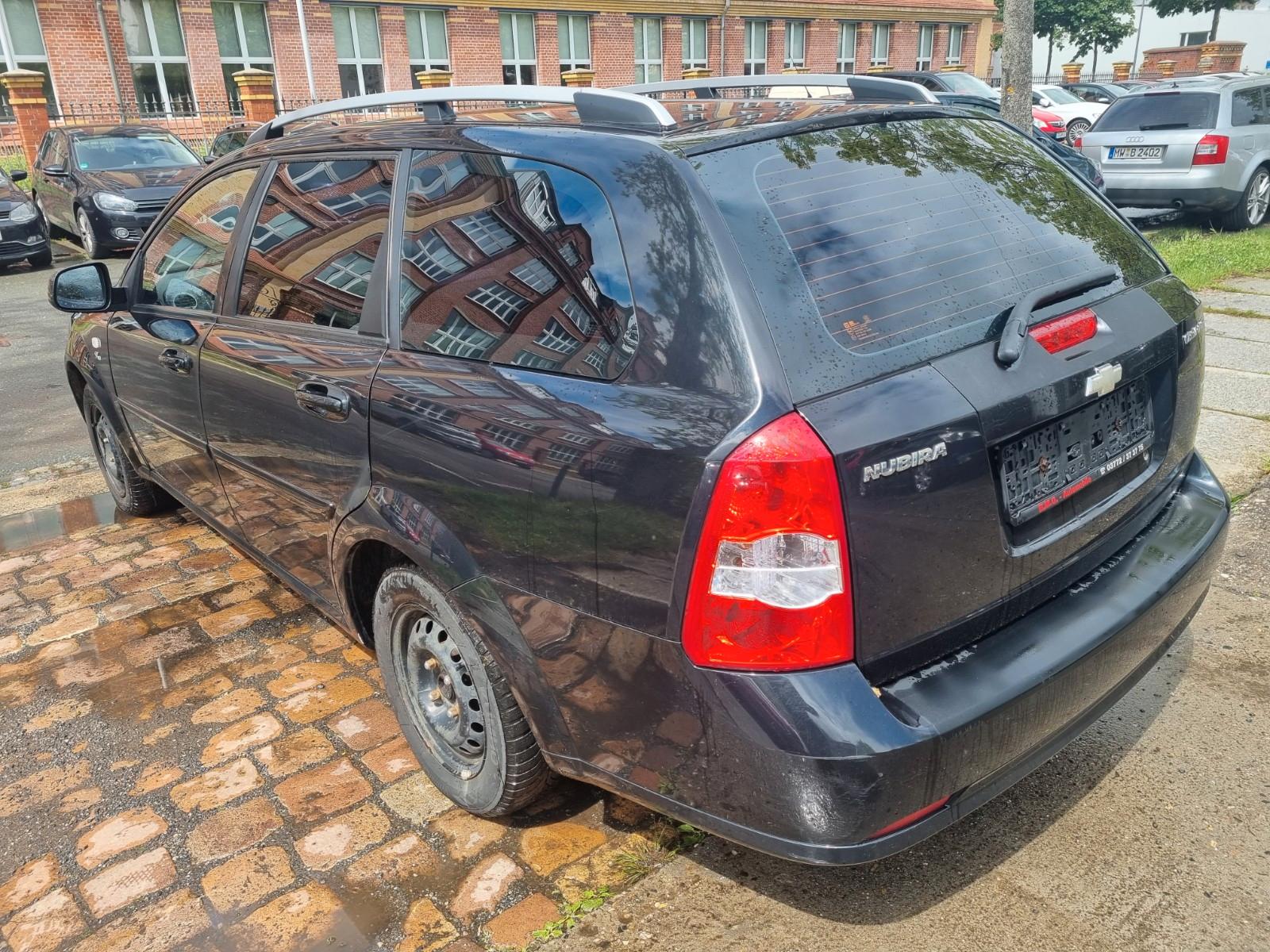 Chevrolet Nubira 2011 — rear view