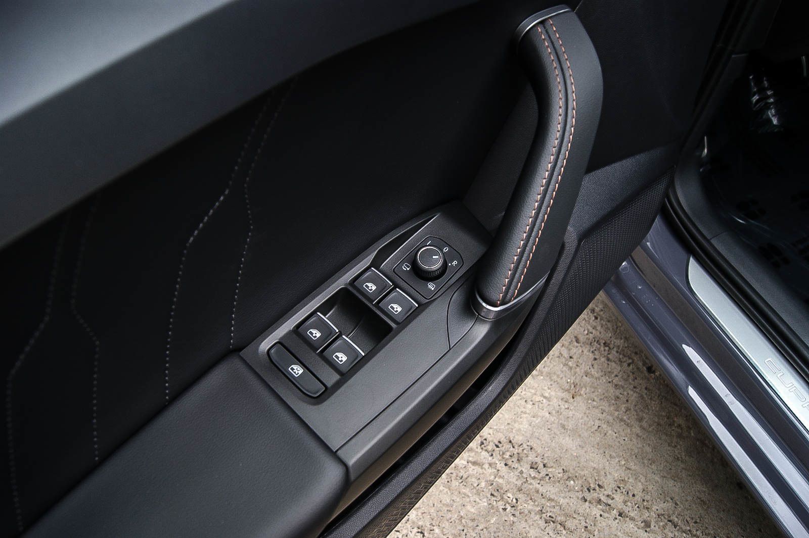 Fahrzeugabbildung CUPRA Leon Sportstourer e-Hybrid PANORAMA CARPLAY ACC