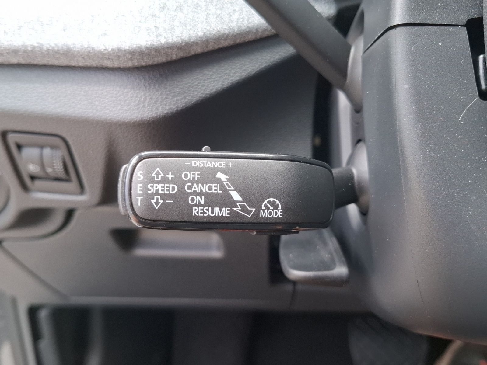 Fahrzeugabbildung SKODA Kamiq TSI Selection DSG LED Navi AID ACC RFK SHZ