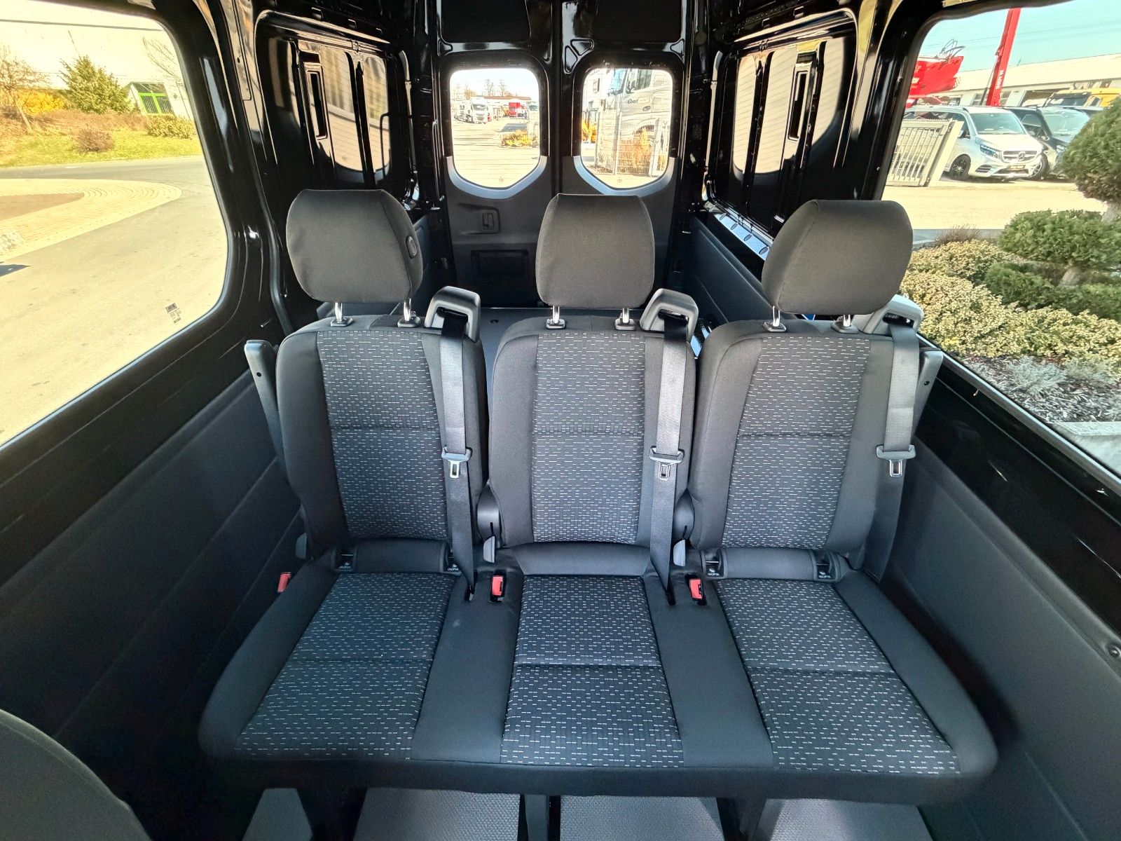 Fahrzeugabbildung Mercedes-Benz Sprinter 319 CDI DoKa/Mixto AHK3,5 Stdh DISTRONI