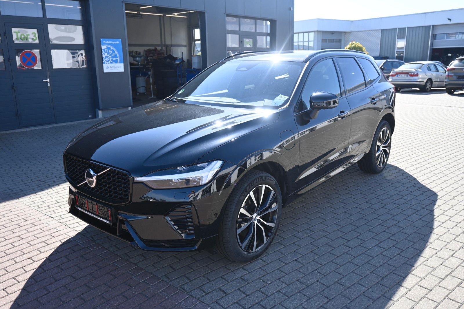 Fahrzeugabbildung Volvo XC60 T8 Plus Dark AWD*360°*FSHZG*AHK*PANO*