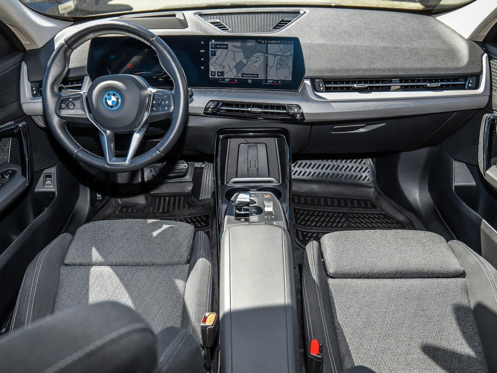 BMW iX1 xDrive30 HuD PA+ Sportsitz LED DAB