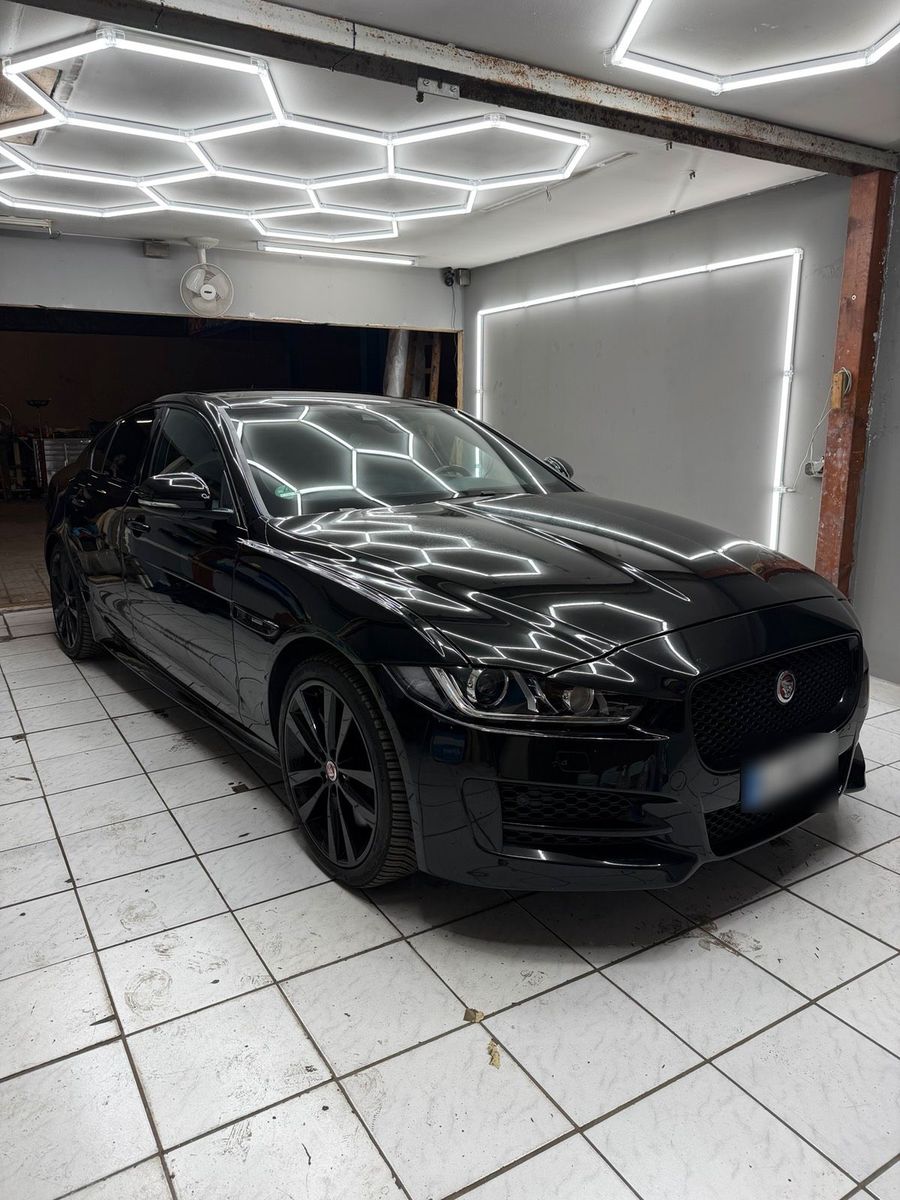 JAGUAR XE
