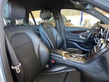 Mercedes-Benz GLC 250 4Matic *LED*AHK*KAMERA*NAVI*SHZ*TEMPOMAT