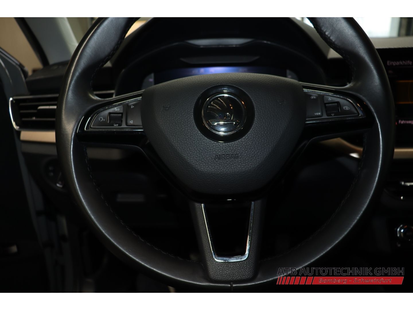 Fahrzeugabbildung SKODA Kamiq 1.0l TSI Style AHK-klappbar Navi  LED