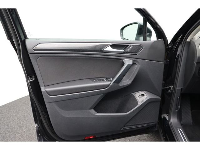 Fahrzeugabbildung Volkswagen Tiguan Elegance 2.0 ACC Matrix AHK
