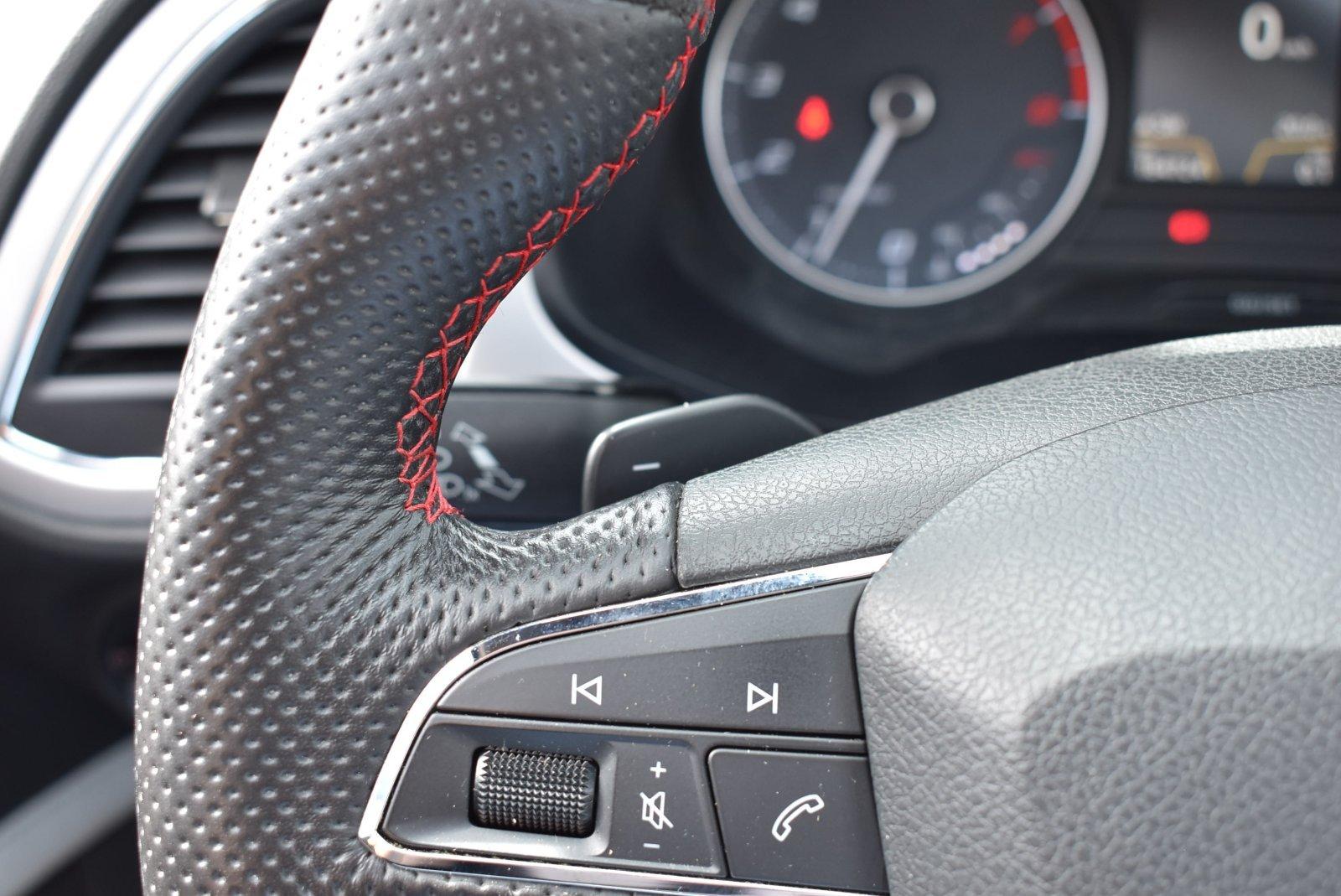 Seat Leon ST Cupra 265 ch DSG • Baquets Alcantara • Toit pano • Caméras AV/AR • DCC • CarPlay