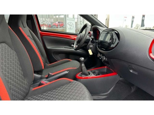 Fahrzeugabbildung Toyota Aygo X 1.0 Team Deutschland Kamera+uvm.