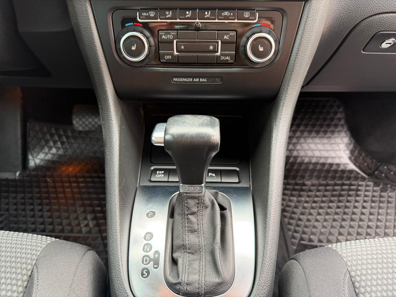 Volkswagen Golf 2009 — photo 22