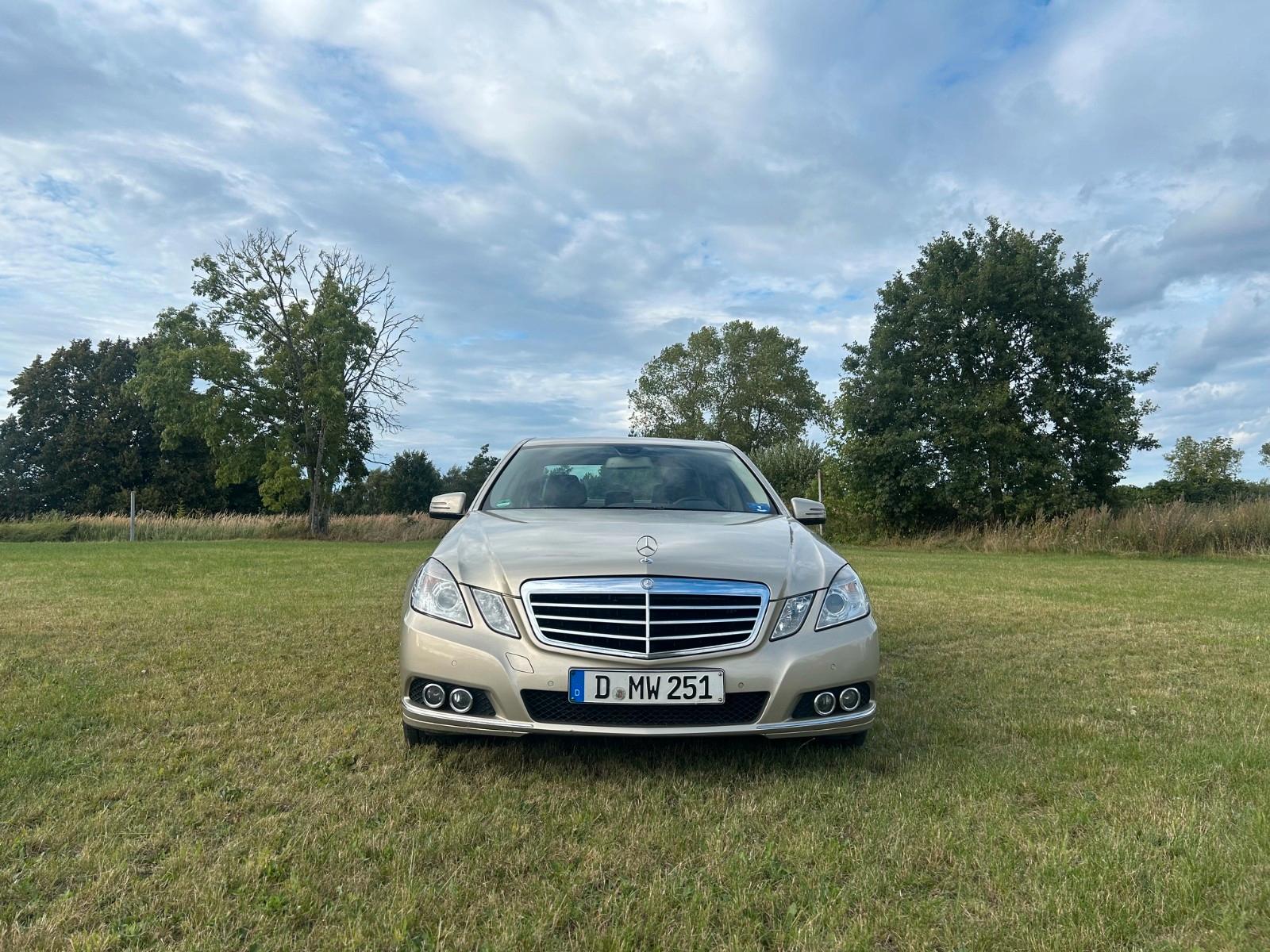 Mercedes-Benz E 220 CDI BlueEFFICIENCY Standard