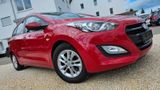 Hyundai i30 1.6+ TÜV+GARANTIE+XENON+PARKS+KLIMA+1HAND - Hyundai i30 mit Benzin-Antrieb: Kombi, 1.6