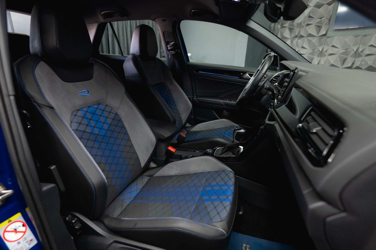Fahrzeugabbildung Volkswagen T-Roc R 4Motion Black Design *ACC*Matrix*DAB+*