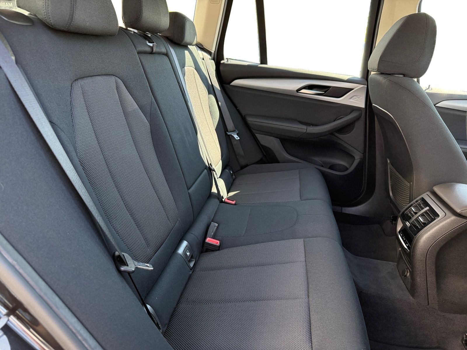 Fahrzeugabbildung BMW X3 xDrive20i Aut. 1.HAND PANO