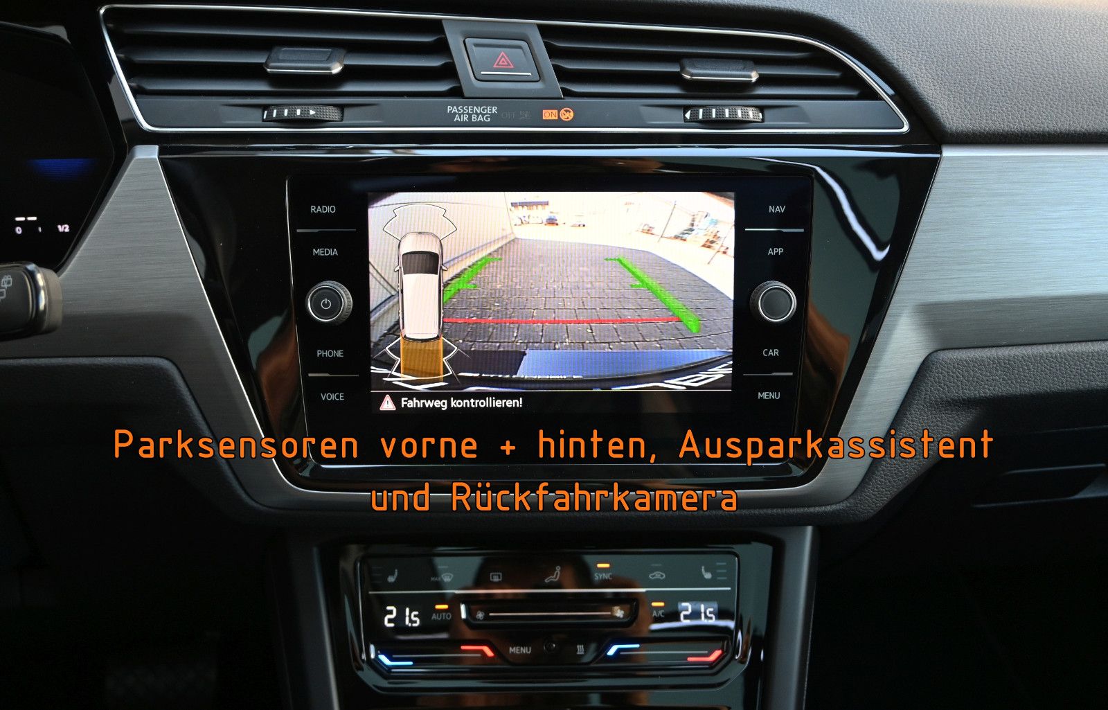 Fahrzeugabbildung Volkswagen Touran 1.5 TSI DSG °ACC°AHK°PANO°STHZ°DYNAUDIO°