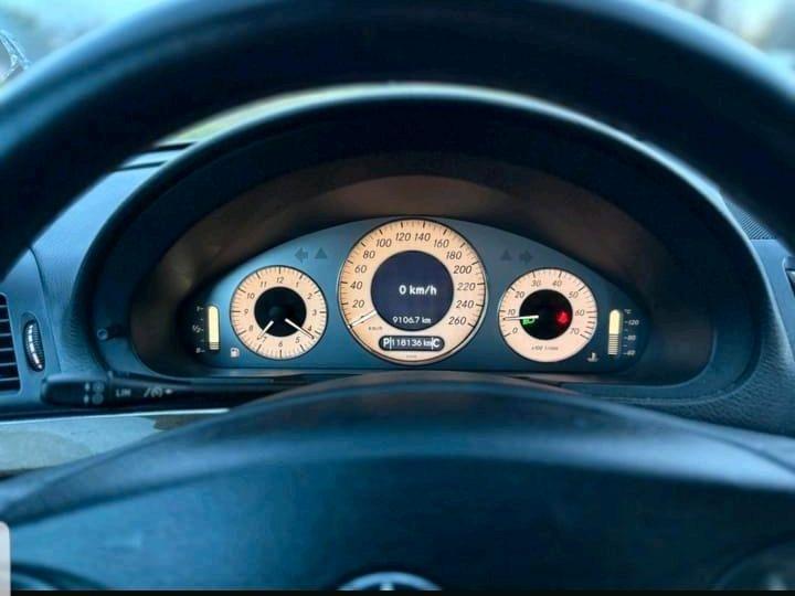 Mercedes-Benz  2004 — photo 7