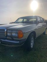 Mercedes-Benz W123 230 rostfreier Youngtimer H-KZ überführbar
