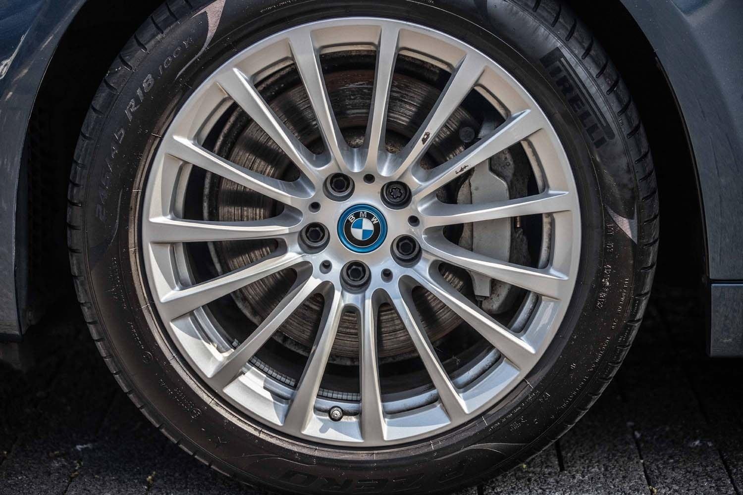 BMW 530e iPerformance Navi AHK Sitzhzg Klima PDC Blu