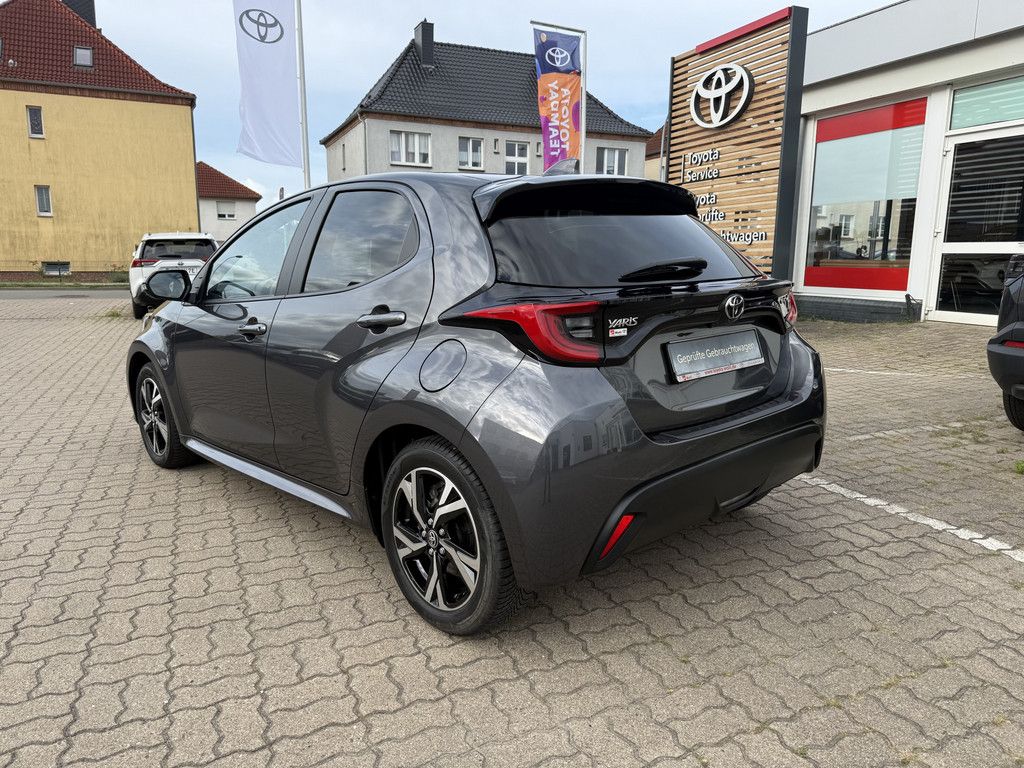 Toyota Yaris 1.5 Hybrid Team Deutschland imagem 2