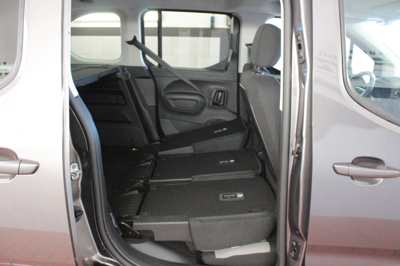 Fahrzeugabbildung Citroën Berlingo Kombi , 1.2 PureTech 110 2  Schiebtüren