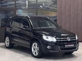 Volkswagen Tiguan Lounge Sport Plus*Bi-Xenon*AHK*19Zoll*Kam - Volkswagen Tiguan: Plus