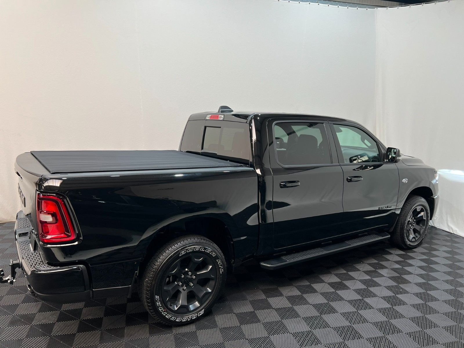 Fahrzeugabbildung Dodge RAM 1500 Sport Crew Cab Hemi V8 *Pro X15*