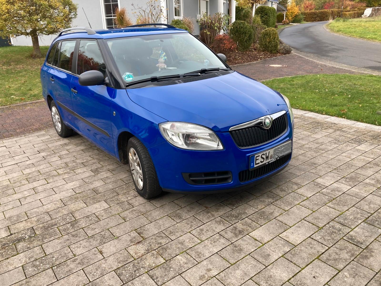 Skoda Fabia 2009 — rear view