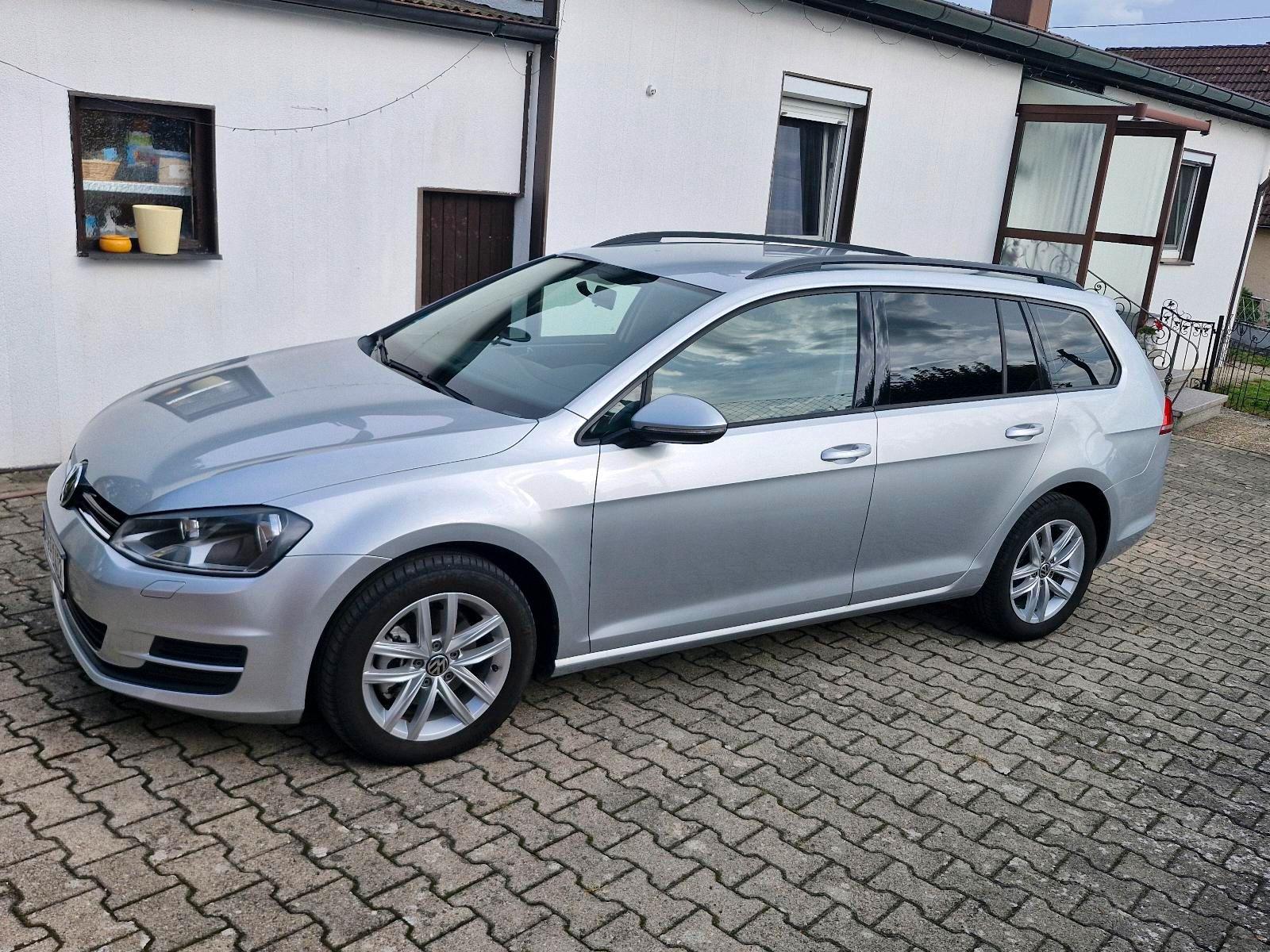 Volkswagen Golf 2014 — rear view