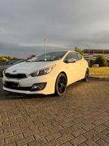 Kia Top Gepflegter Kia Cee'd 1.6 GDI Frisch Gewartet - Kia cee'd / Ceed: Coupé