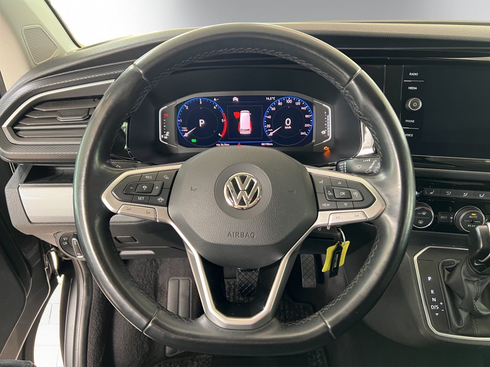 Volkswagen T6.1 Multivan 2,0 TDI Highline FWD foto 12