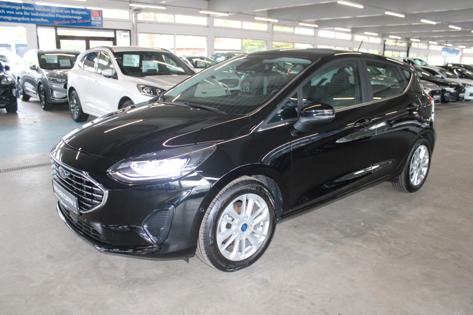 Fahrzeugabbildung Ford Fiesta Titanium 5-T LED RFK PANODACH ACC WinterP