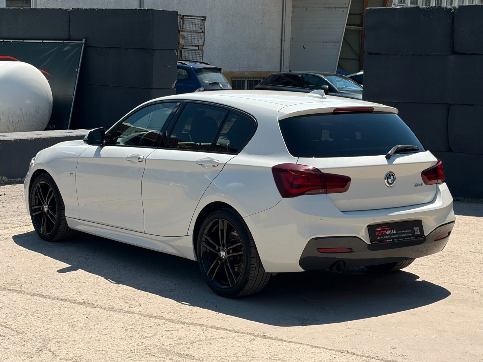 Fahrzeugabbildung BMW 118i M Sport Shadow Navi SHZ PDC LED BT HiFi