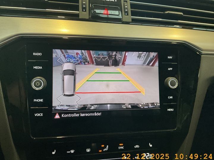 Fahrzeugabbildung Volkswagen Passat Variant Elegance TSI DSG *AHK*Navi*Cam*