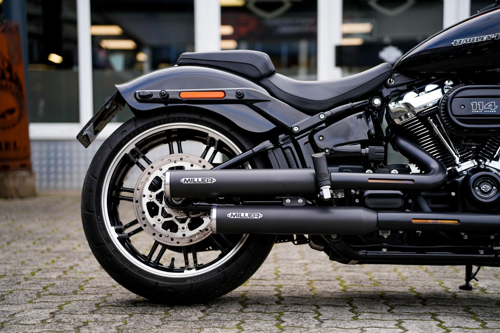 Fahrzeugabbildung Harley-Davidson FXBRS Breakout 114 cui - Miller - Black Black