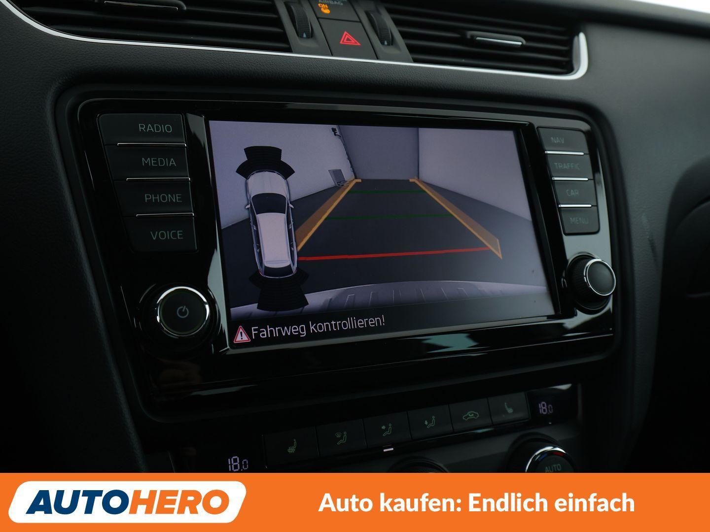 Skoda Octavia 2.0 TSI RS*NAVI*XENON*SPUR*CAM*PDC*SHZ*