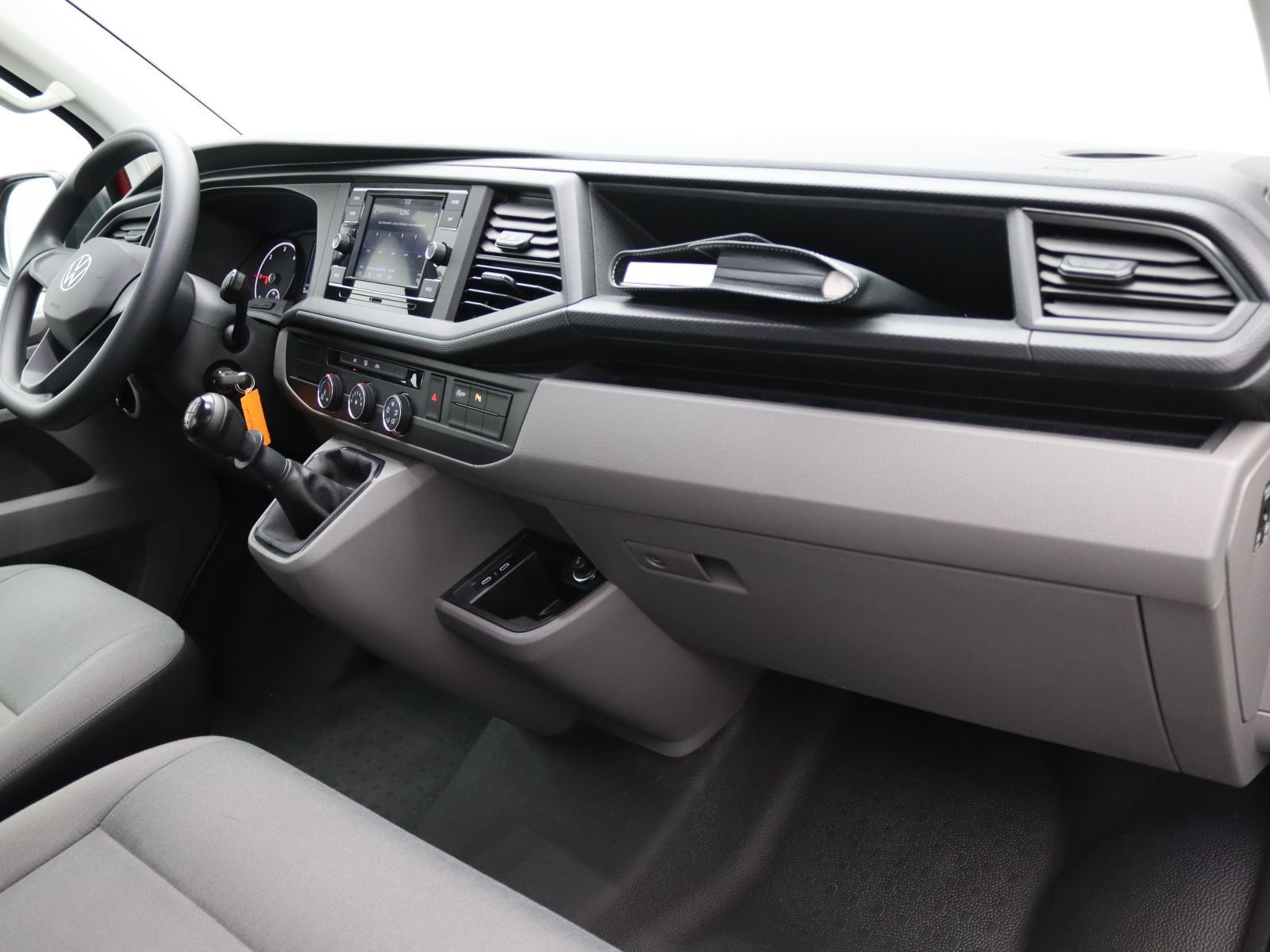 Volkswagen T6 Kombi - Bild 12