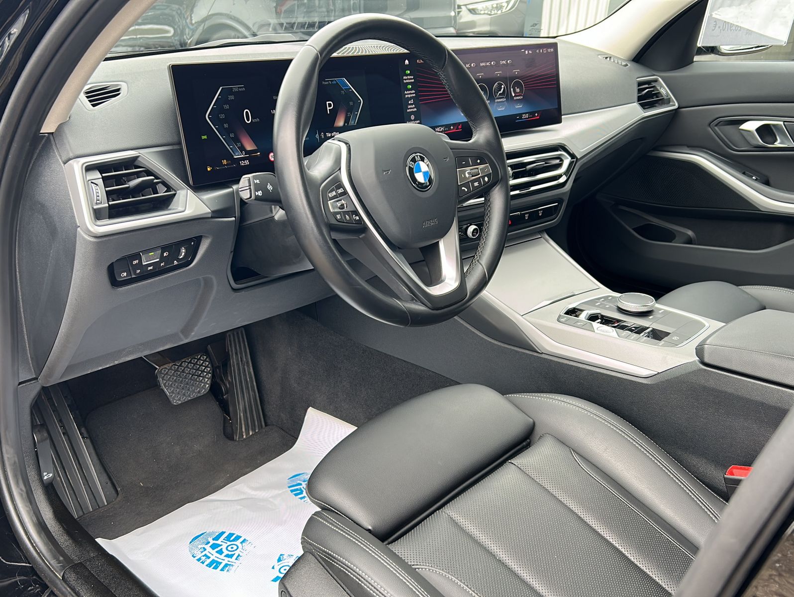 Fahrzeugabbildung BMW 320d Touring Aut.