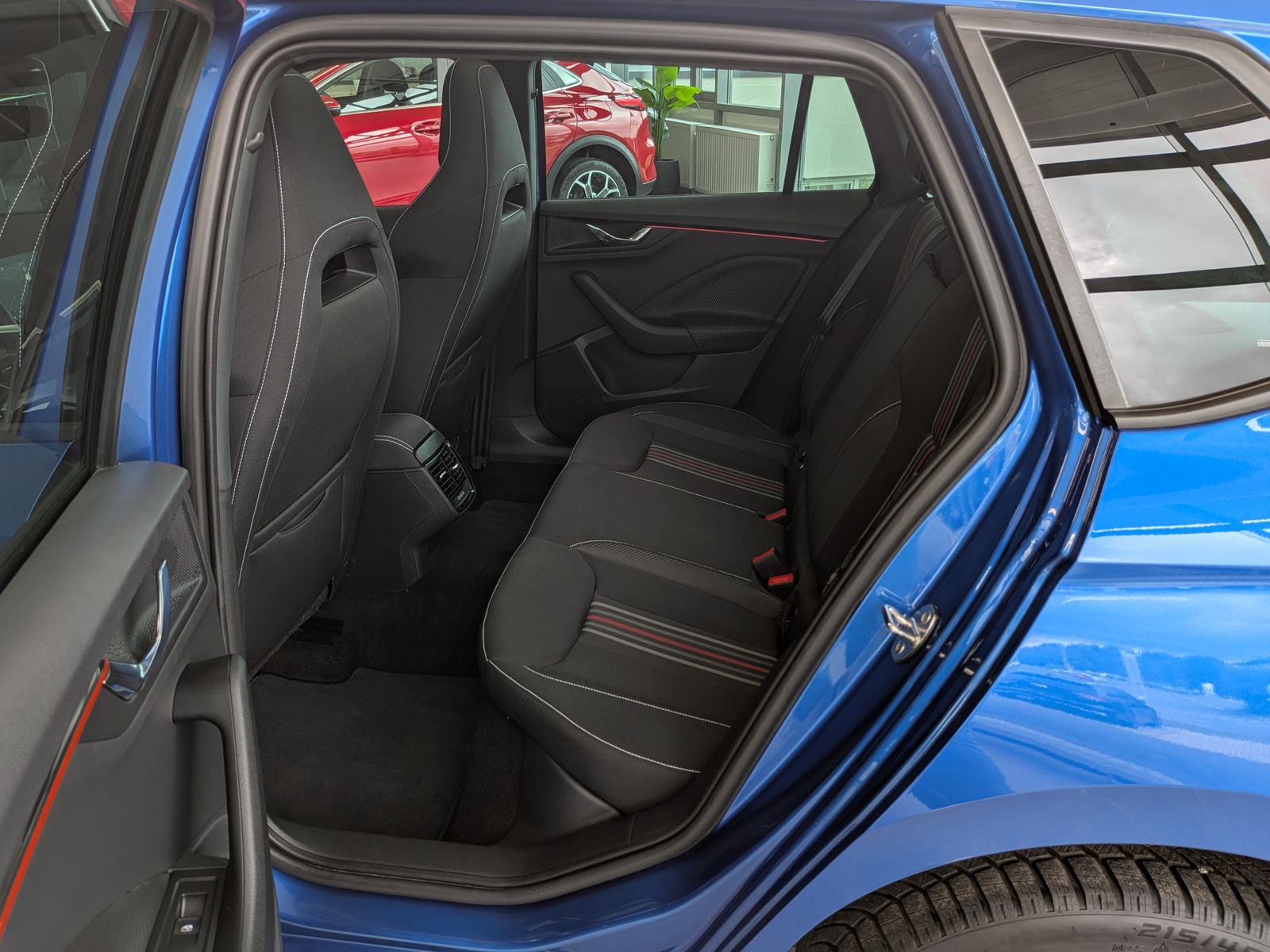 Fahrzeugabbildung SKODA Kamiq 1.5 TSI DSG Monte Carlo Pano Matrix 5J.GAR