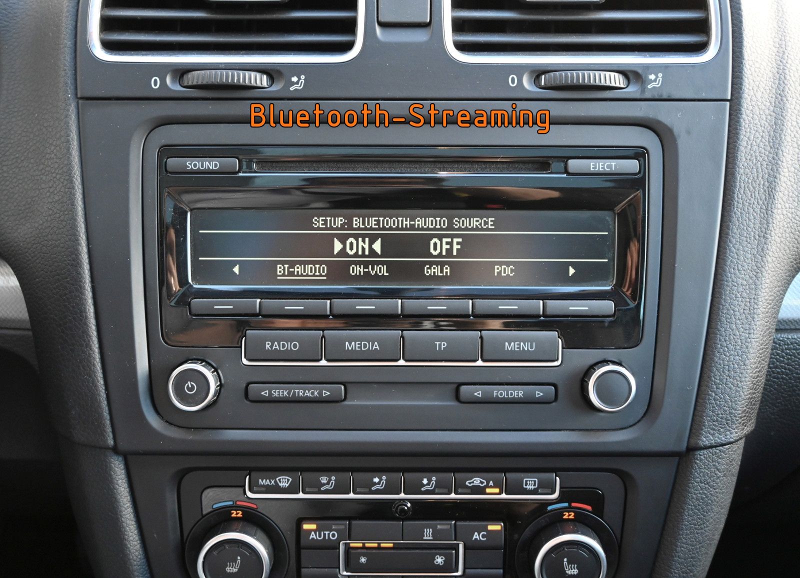 Fahrzeugabbildung Volkswagen Golf 1.6 TDI Variant MATCH °AHK°PANO°STANDHEIZ.°