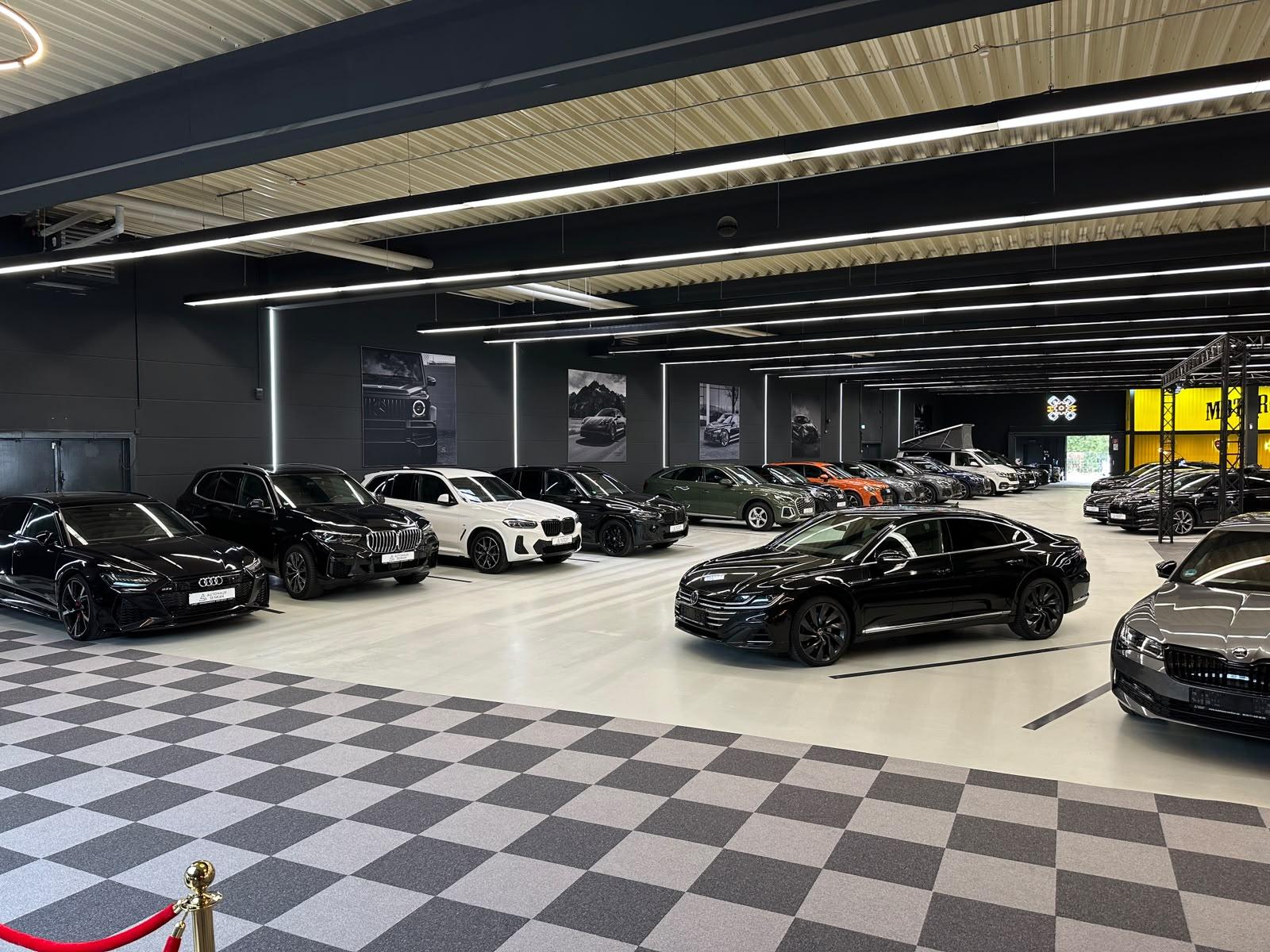 showroom-image-top