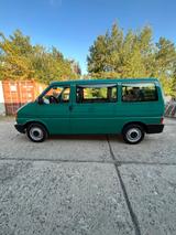 Volkswagen T4 Caravelle 2.0 Standard - Volkswagen T4 mit Benzin-Antrieb: Kleinbus, 2.0